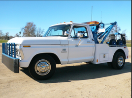 DEF12 1987 White Ford Tow Truck Wrecker